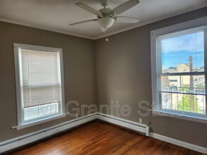 83 W Pearl St in Nashua, NH - Building Photo - Building Photo