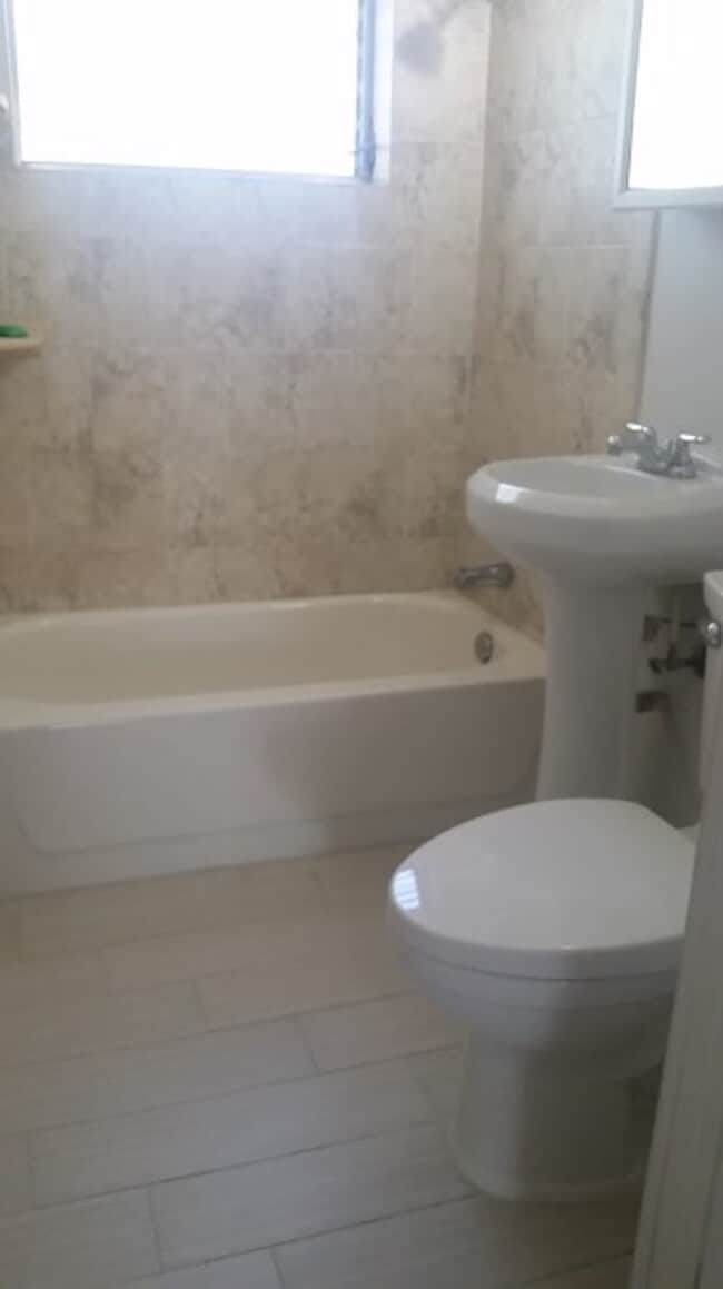836 NW 12th Ter, Unit 1 in Fort Lauderdale, FL - Foto de edificio - Building Photo