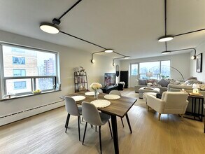 420 Eglinton Ave E in Toronto, ON - Building Photo - Building Photo