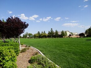 8113 Slate Falls St in North Las Vegas, NV - Building Photo - Building Photo