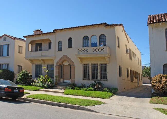 347 N Gardner St in Los Angeles, CA - Building Photo - Building Photo