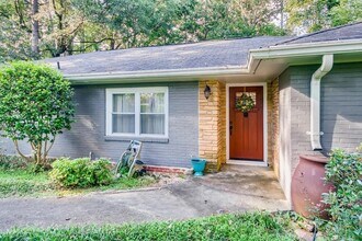 2050 Sylvania Dr in Decatur, GA - Building Photo - Building Photo