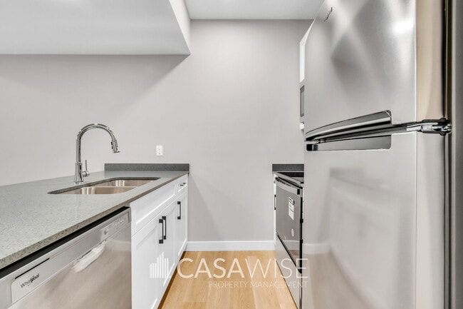 6706 Alpha Blvd in Edmonton, AB - Building Photo - Building Photo