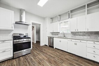 318 6th St N in Texas City, TX - Foto de edificio - Building Photo