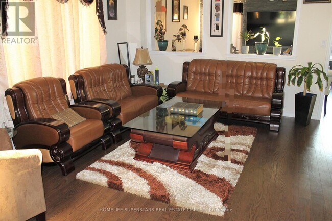 21 Iguana Trail in Brampton, ON - Building Photo - Building Photo