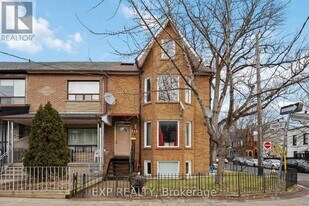 211 Dovercourt Rd in Toronto, ON - Building Photo