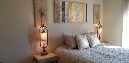 350 Ford Rd, Unit 7 in Minneapolis, MN - Foto de edificio - Building Photo