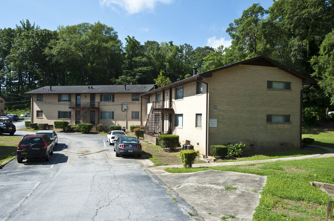 LullWater Apartments in Atlanta, GA - Building Photo