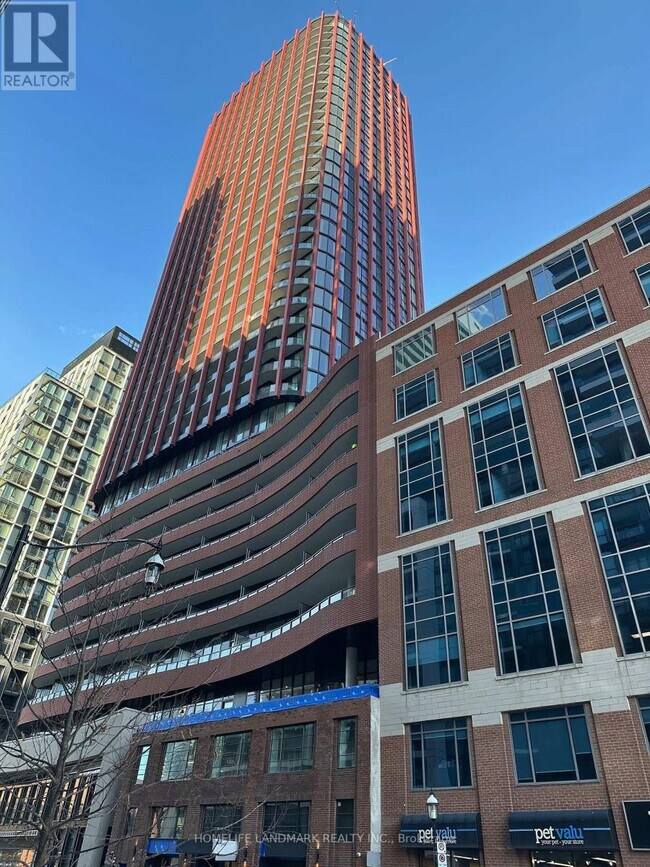 180 Front St E in Toronto, ON - Building Photo - Building Photo