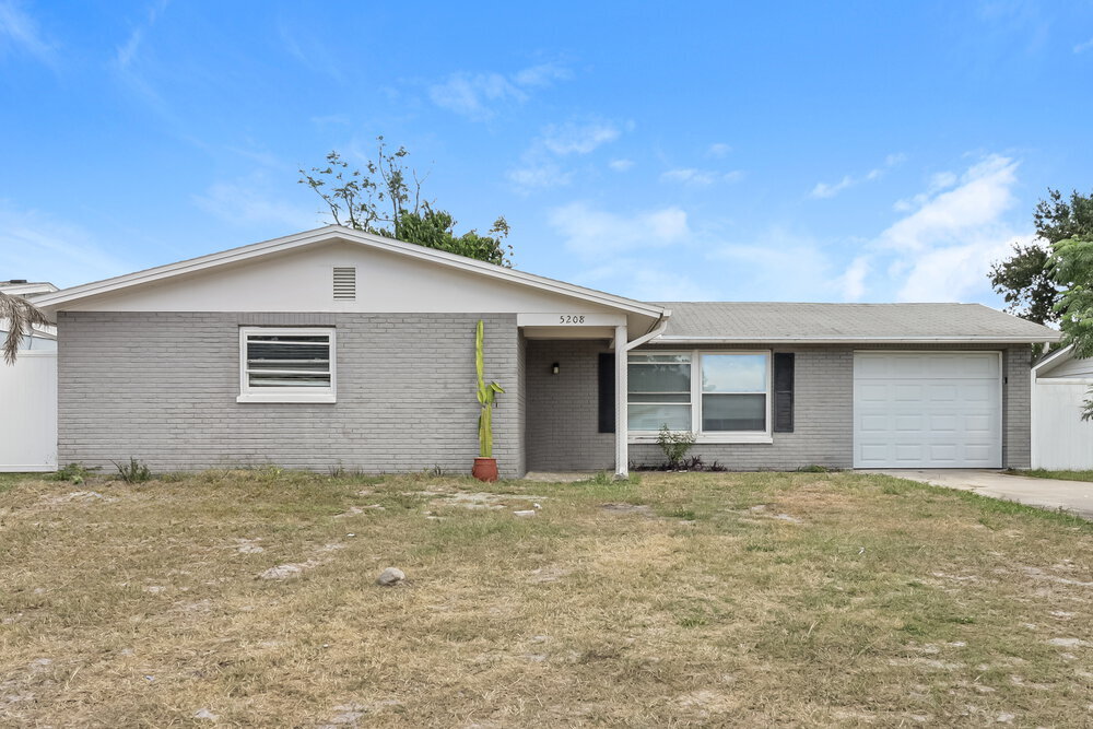 5208 School Rd in New Port Richey, FL - Building Photo