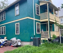 22 -24 Bayard St, Unit #1 (First Floor) in Boston, MA - Building Photo - Building Photo