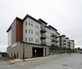4th Main in Hillsboro, OR - Foto de edificio - Building Photo