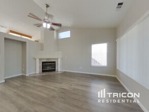 5204 Firenza Way in Salida, CA - Building Photo - Building Photo