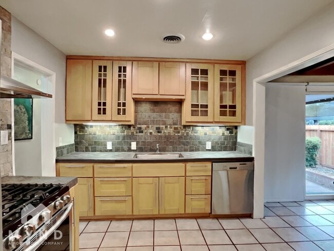 5820 12th Ave in Sacramento, CA - Building Photo - Building Photo