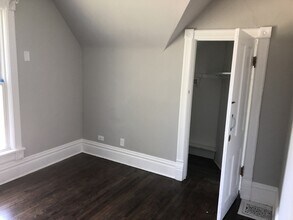 23 N Channing St in Elgin, IL - Building Photo - Building Photo