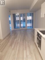 121 St Patrick St in Toronto, ON - Building Photo