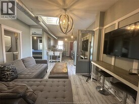 1478 Wyandotte St E in Windsor, ON - Building Photo