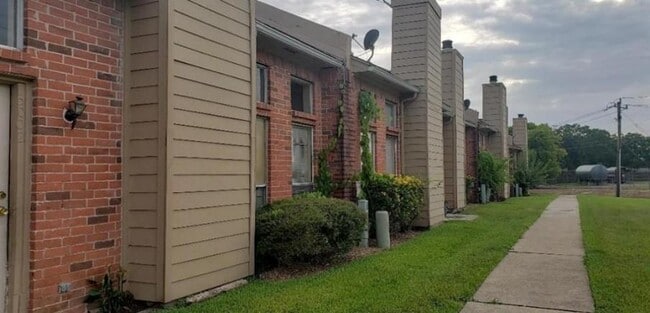 3010 Gilmar Dr photo'