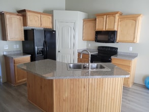6951 Otter Creek Dr in West Jordan, UT - Building Photo - Building Photo
