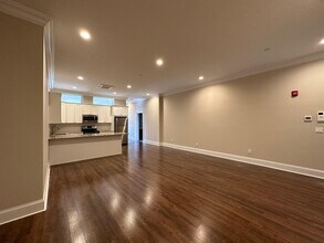 2-2G Stewart Ave in Huntington, NY - Foto de edificio - Building Photo