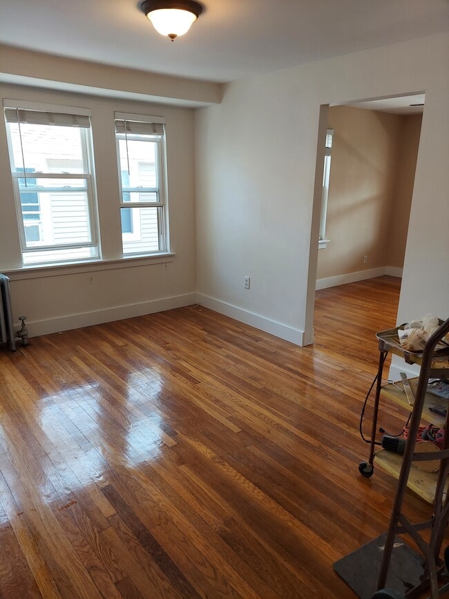 4 Gordon St, Unit 3 in Quincy, MA - Foto de edificio - Building Photo