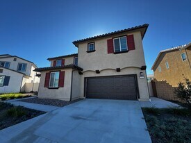 33025 Goldie Ct in Winchester, CA - Building Photo