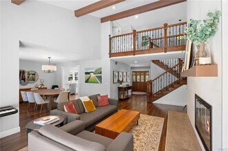 3303 Parkvista Dr in Glendale, CA - Building Photo - Building Photo