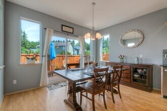 22424 SE 244th St in Maple Valley, WA - Foto de edificio - Building Photo