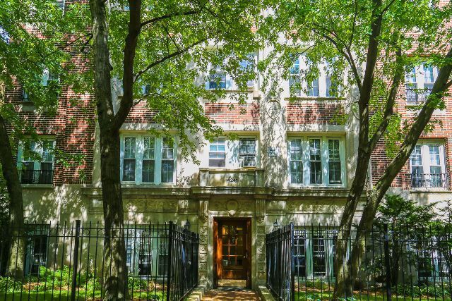 property at 4241 N Kenmore Ave