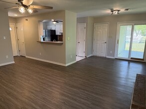 203 Woodcrest Ct in Jacksonville, NC - Building Photo - Building Photo