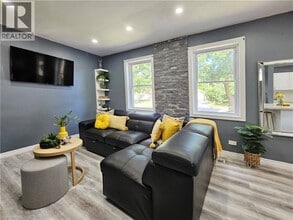 45 St Clair Ave in Kitchener, ON - Building Photo - Building Photo