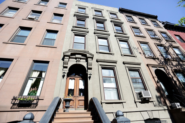 392 Clinton St in Brooklyn, NY - Foto de edificio - Building Photo