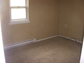 2104 Emerson Ave in Erie, PA - Foto de edificio - Building Photo