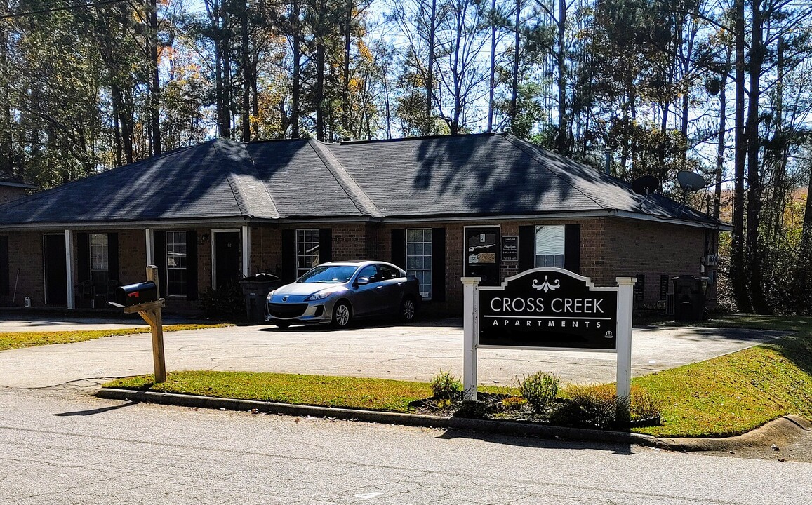 Cross Creek Apartments in Lagrange, GA - Building Photo