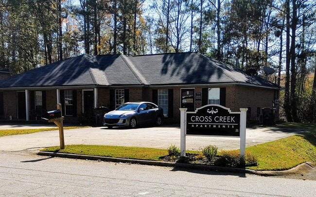 Cross Creek Apartments