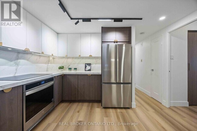 10-810 Tangreen Ct in Toronto, ON - Building Photo - Building Photo