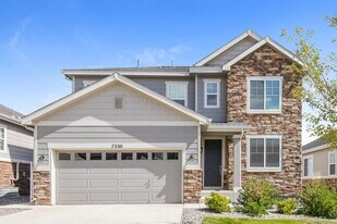 7330 S Old Hammer Way in Aurora, CO - Building Photo