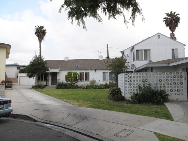 1475 W 157th St in Gardena, CA - Foto de edificio - Building Photo