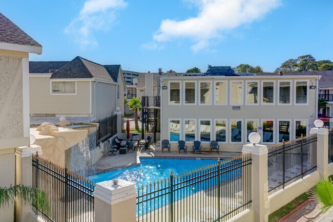 property at 14814 Perthshire Rd