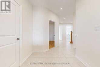 53 Lawrence D. Pridham Ave in New Tecumseth, ON - Building Photo - Building Photo