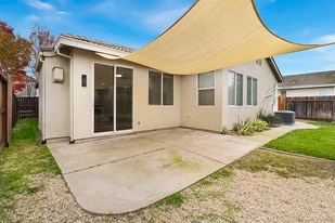 4530 Bollenbacher Ave in Sacramento, CA - Building Photo