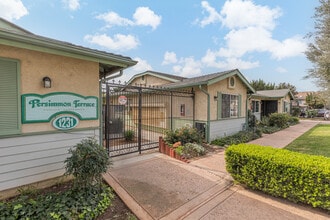 Persimmon Terrace Senior Apartments in El Cajon, CA - Foto de edificio - Building Photo