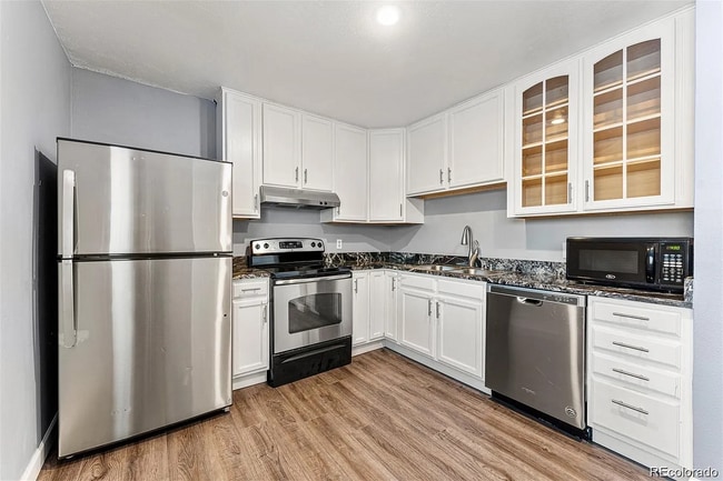 10401 W 45th Ave in Wheat Ridge, CO - Foto de edificio - Building Photo