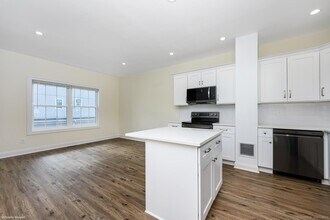 4 Beacon Square in Fairfield, CT - Building Photo - Building Photo