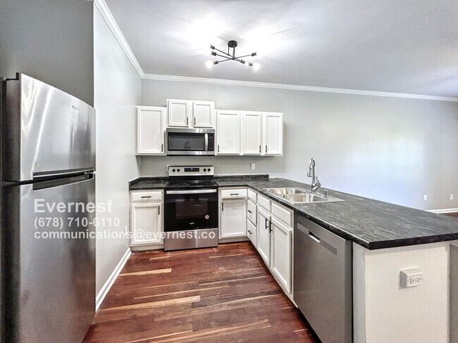 2145 Hollywood Dr NW in Atlanta, GA - Building Photo - Building Photo