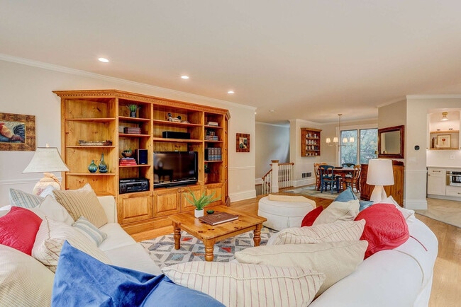 property at 2105 S Fillmore St