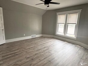 240 Ford Ave in Wyandotte, MI - Building Photo - Building Photo