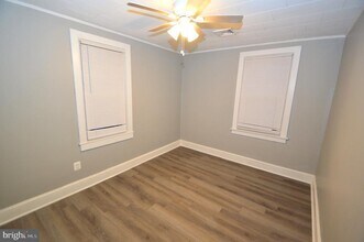 374 Farnsworth Ave in Bordentown, NJ - Building Photo - Building Photo