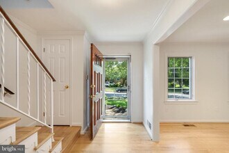 1250 Pine Hill Rd in McLean, VA - Building Photo - Building Photo