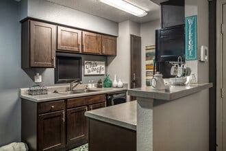 Vantage Point Apartments in Houston, TX - Building Photo - Interior Photo